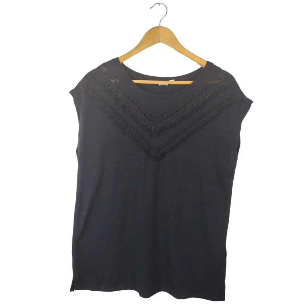 Womens Gap Short Sleeve Sz Small Black Embroidery Around Neck Line - Picture 1 of 6